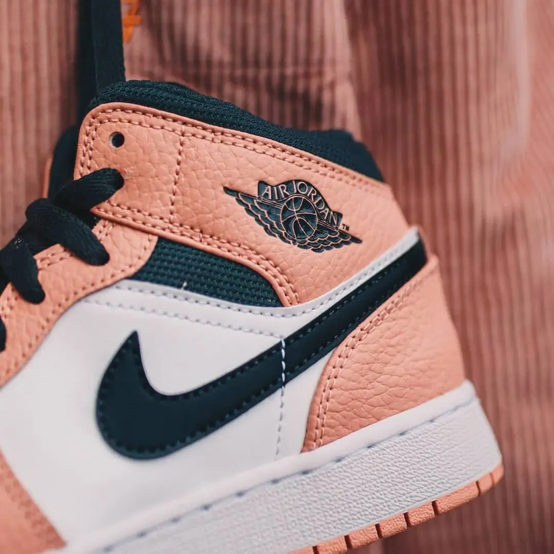 Air Jordan 1 Mid Pink Quartz