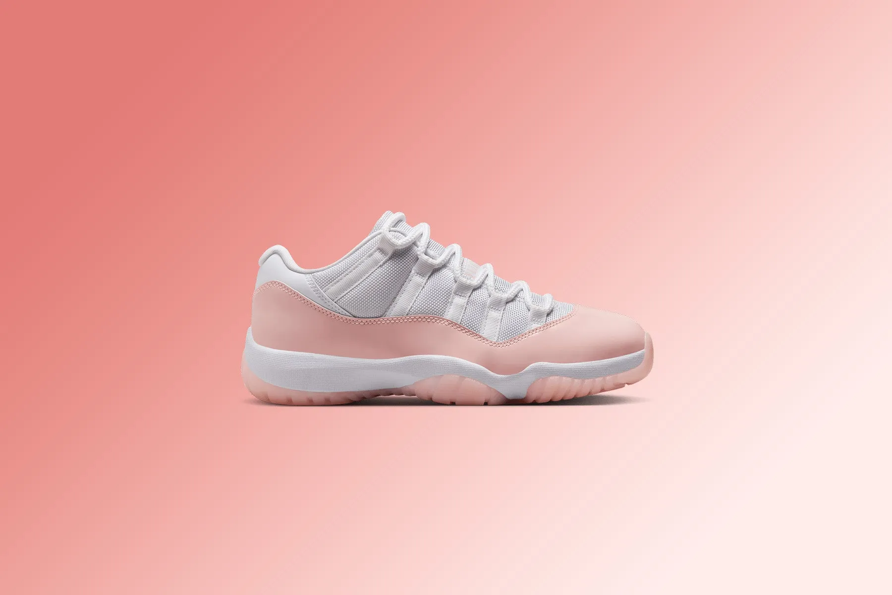 Air Jordan 11 Retro Women's - White/Legend Pink