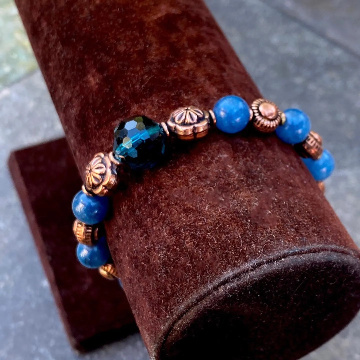 Blue Tourmaline gemstone and Copper Beaded Stretch Bracelet